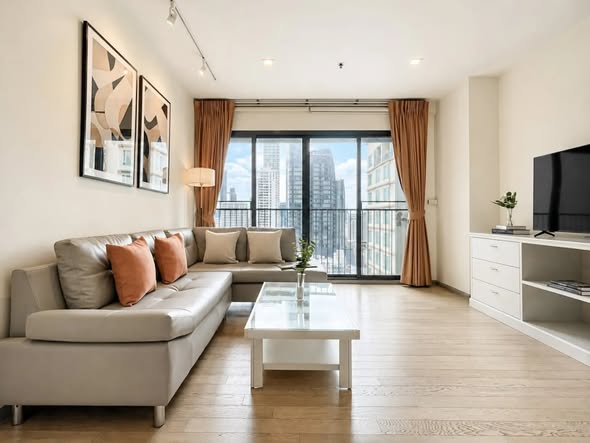 living room of Noble Solo