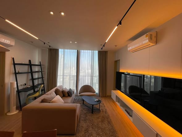 bedroom and living room of Noble State Sukhumvit 39