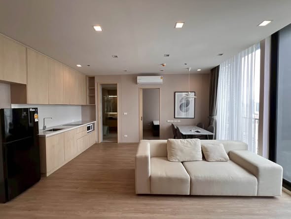 living room and room interior of Noble State Sukhumvit 39