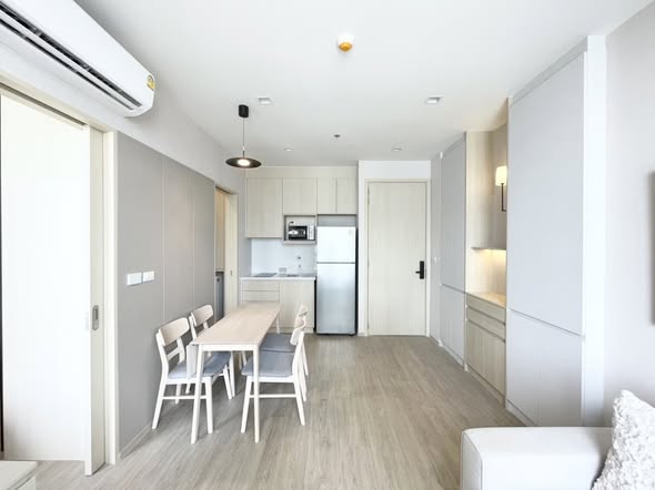 room interior of Noble State Sukhumvit 39