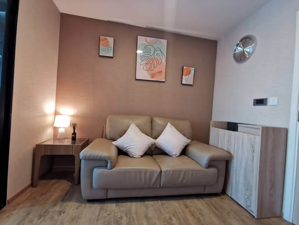 living room of Notting Hill Phahol – Kaset