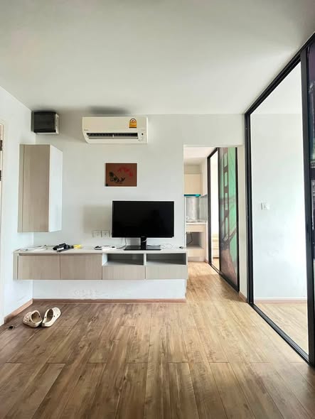 room interior of Notting Hill Phahol – Kaset