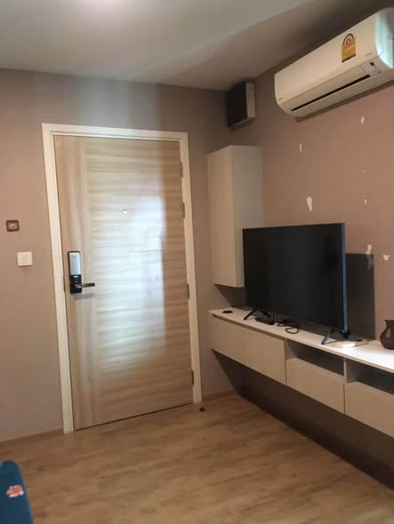 room interior and bathroom of Notting Hill Phahol – Kaset