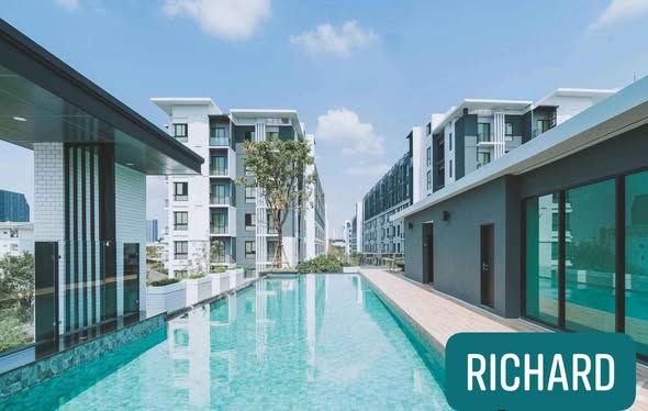 pool of Notting Hill Sukhumvit 105