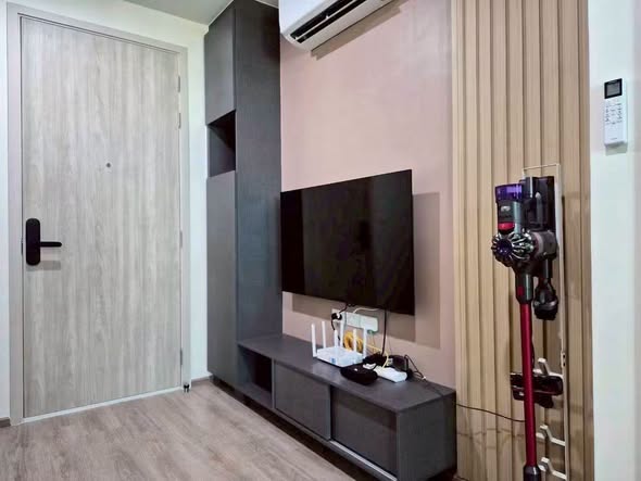 bedroom and room interior of Nue District R9
