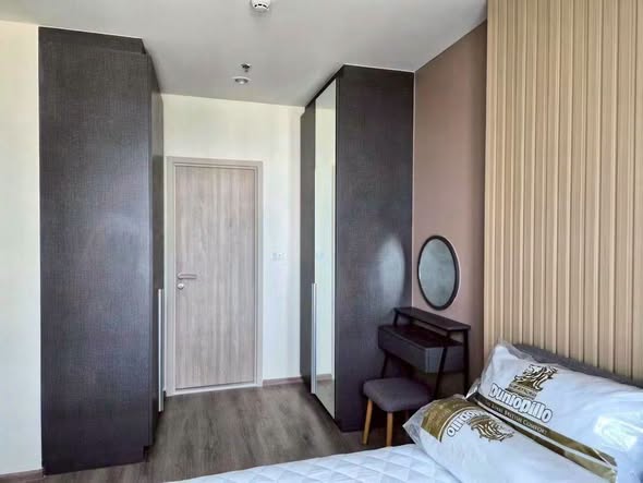 bedroom and room interior of Nue District R9