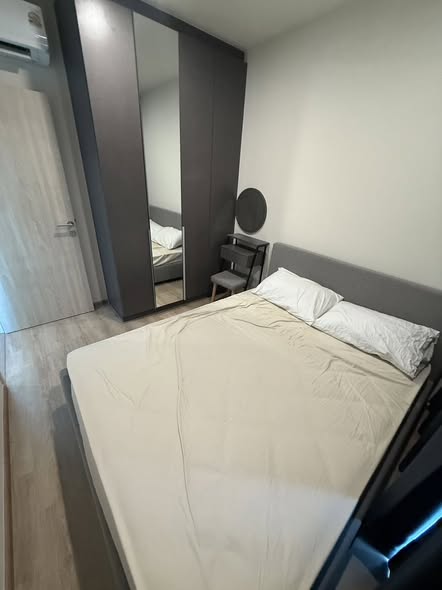 bedroom and room interior of Nue District R9