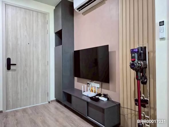 bedroom and room interior of Nue District R9