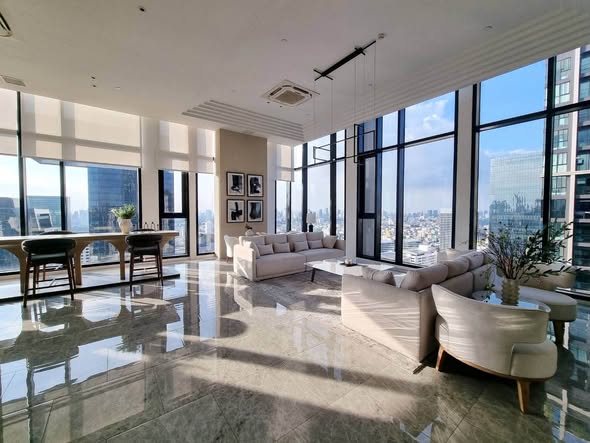 living room of Nue District R9