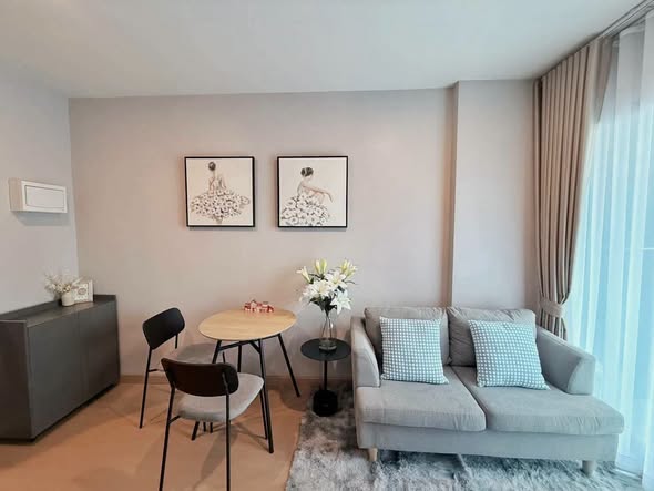 living room of Nue District R9