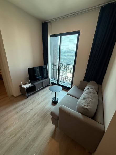 living room and bedroom of Nue District R9