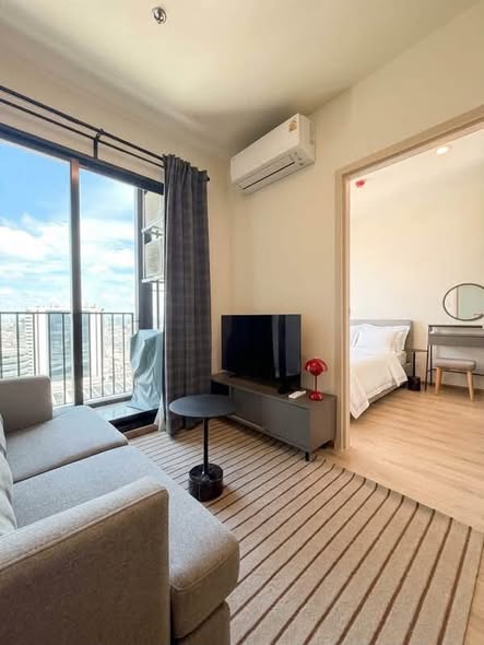 living room and bedroom of Nue District R9