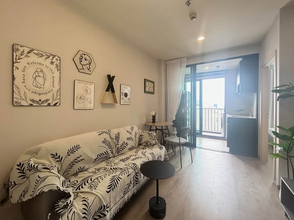 living room and bedroom of Nue District R9