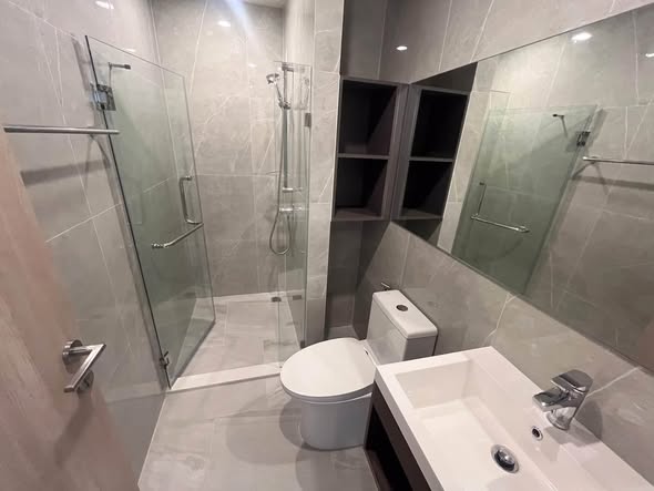 room interior and bathroom of Nue District R9