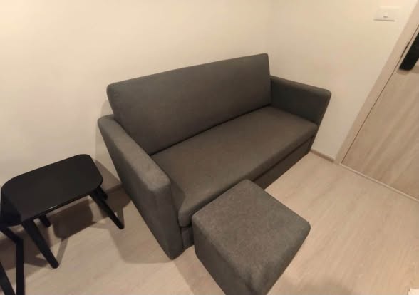 living room of NUE Noble Ratchada Lat Phrao (นิว โนเบิล รัชดา ลาดพร้าว)