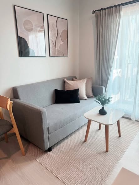living room of NUE Noble Srinakarin Lasalle นิว โนเบิล ศรีนครินทร์ – ลาซาล