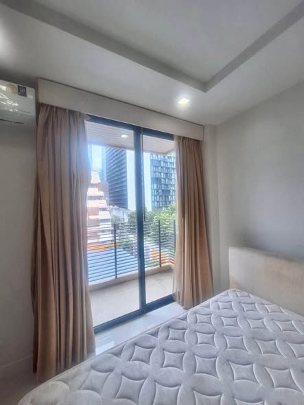 bedroom of O2 Hip