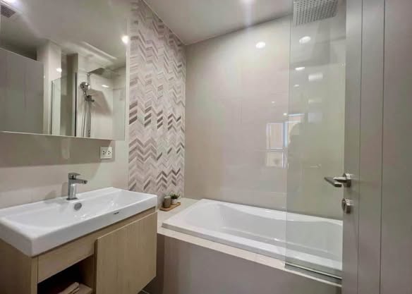 room interior and bathroom of Oka Haus