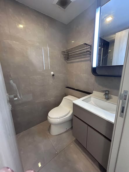 bathroom of One9Five Asoke – Rama 9