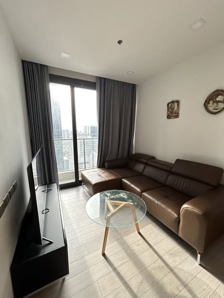 bedroom and living room of One9Five Asoke – Rama 9