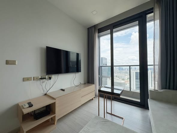 bedroom and living room and room interior of One9Five Asoke – Rama 9