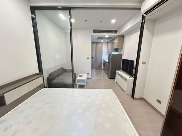 bedroom and room interior of One9Five Asoke – Rama 9