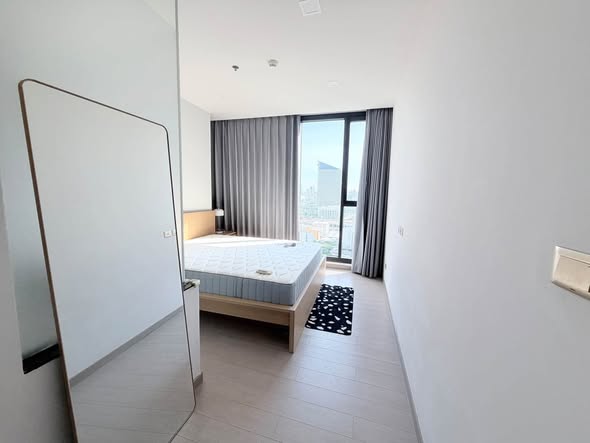 bedroom and room interior of One9Five Asoke – Rama 9