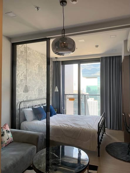 bedroom and room interior of One9Five Asoke – Rama 9