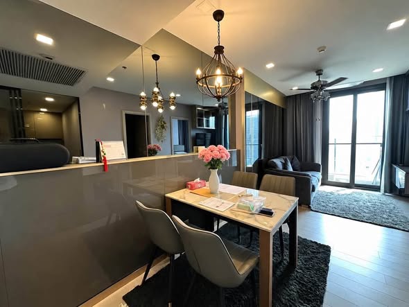 living room and room interior of One9Five Asoke – Rama 9