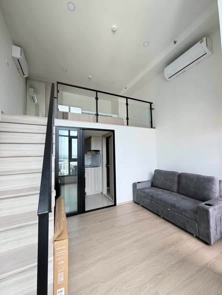 living room and room interior of Origin Play Bangkhunnon Triple Station ออริจิ้น เพลย์ บางขุนนนท์ ทริปเปิ้ล สเตชั่น