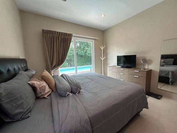 bedroom of owners direct