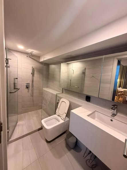 room interior and bathroom of Park Origin Chula-Sam Yan