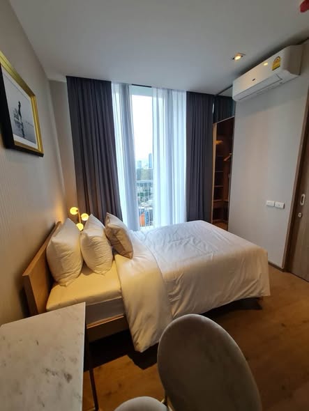 bedroom of Park Origin Phrom Phong