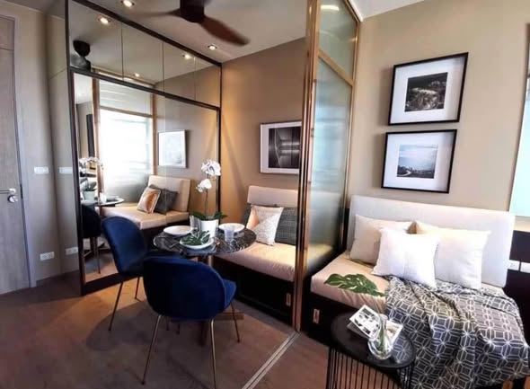 bedroom of Park Origin Phrom Phong