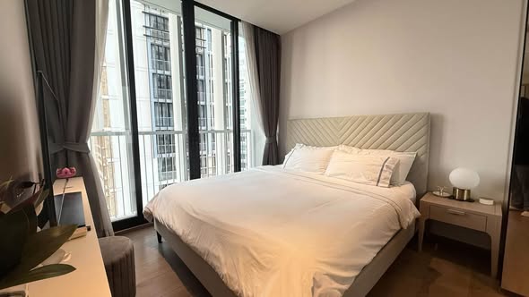 bedroom of Park Origin Phrom Phong