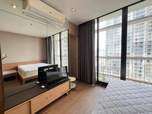 bedroom of Park Origin Phrom Phong