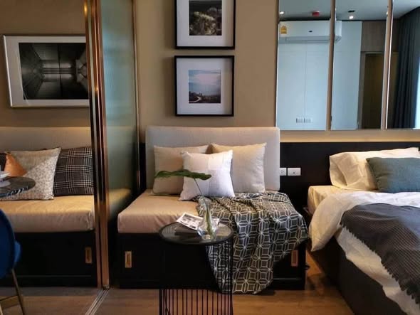 bedroom of Park Origin Phrom Phong