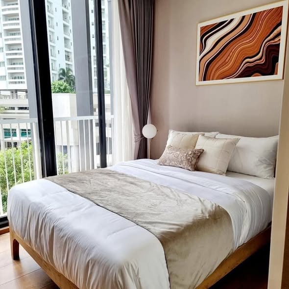 bedroom of Park Origin Phrom Phong