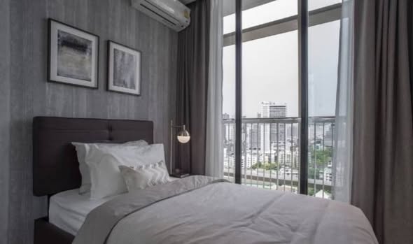 bedroom of Park Origin Phrom Phong