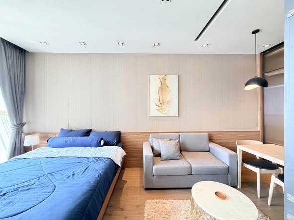 bedroom of Park Origin Phrom Phong