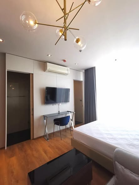 bedroom of Park Origin Phrom Phong