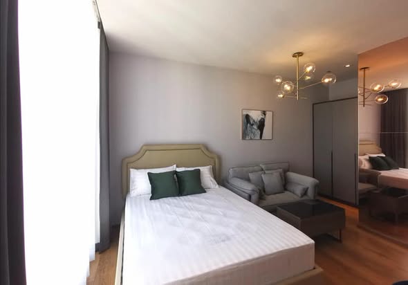 bedroom of Park Origin Phrom Phong