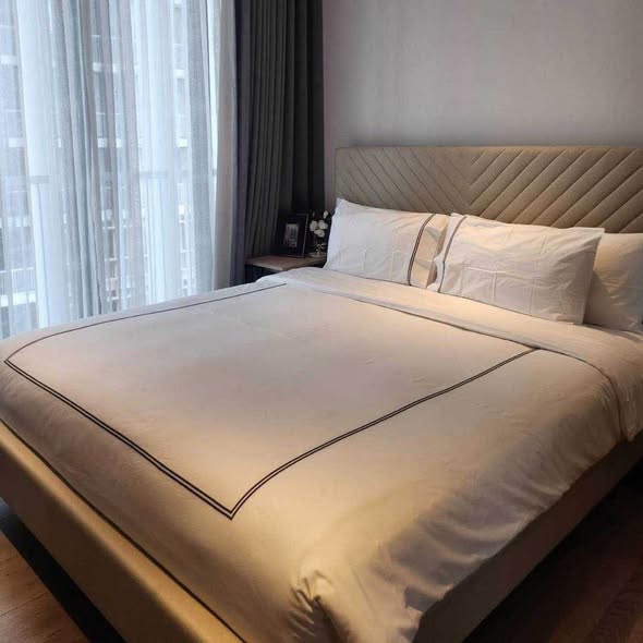 bedroom of Park Origin Phrom Phong
