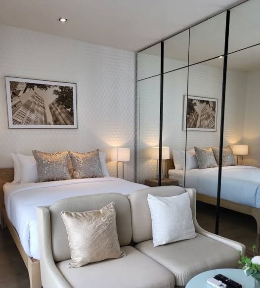 bedroom of Park Origin Phrom Phong