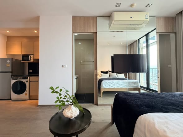 bedroom of Park Origin Phrom Phong