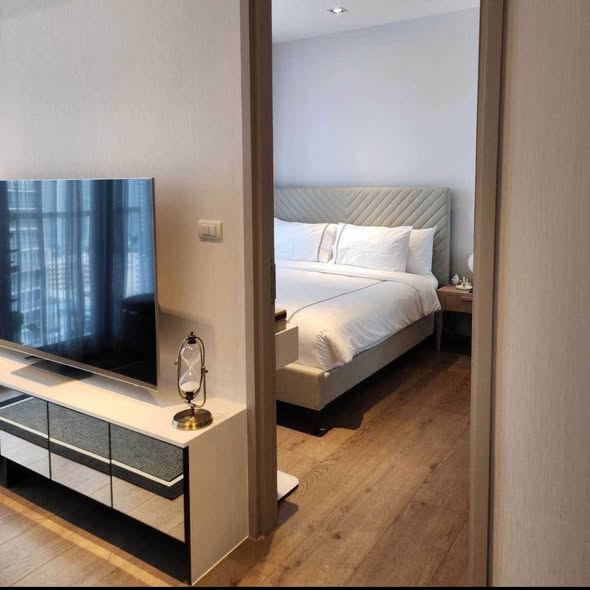 bedroom and room interior of Park Origin Phrom Phong