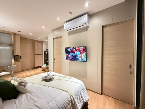 bedroom and room interior of Park Origin Phrom Phong