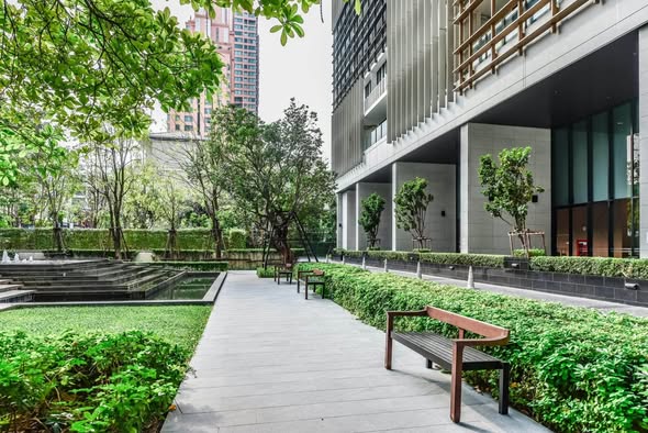 Park Origin Phrom Phong