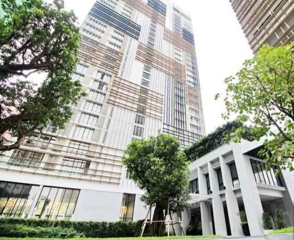 Park Origin Phrom Phong