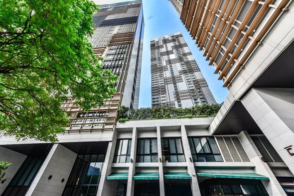 Park Origin Phrom Phong